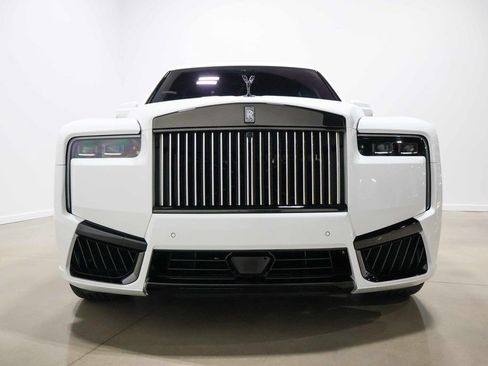 Used 2025 Rolls-Royce Cullinan Black Badge AWD/4WD image 9