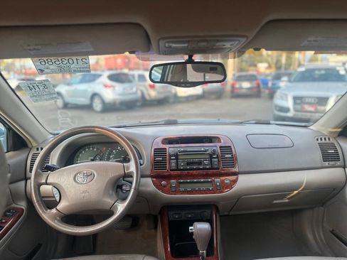 Used 2004 Toyota Camry LE image 20