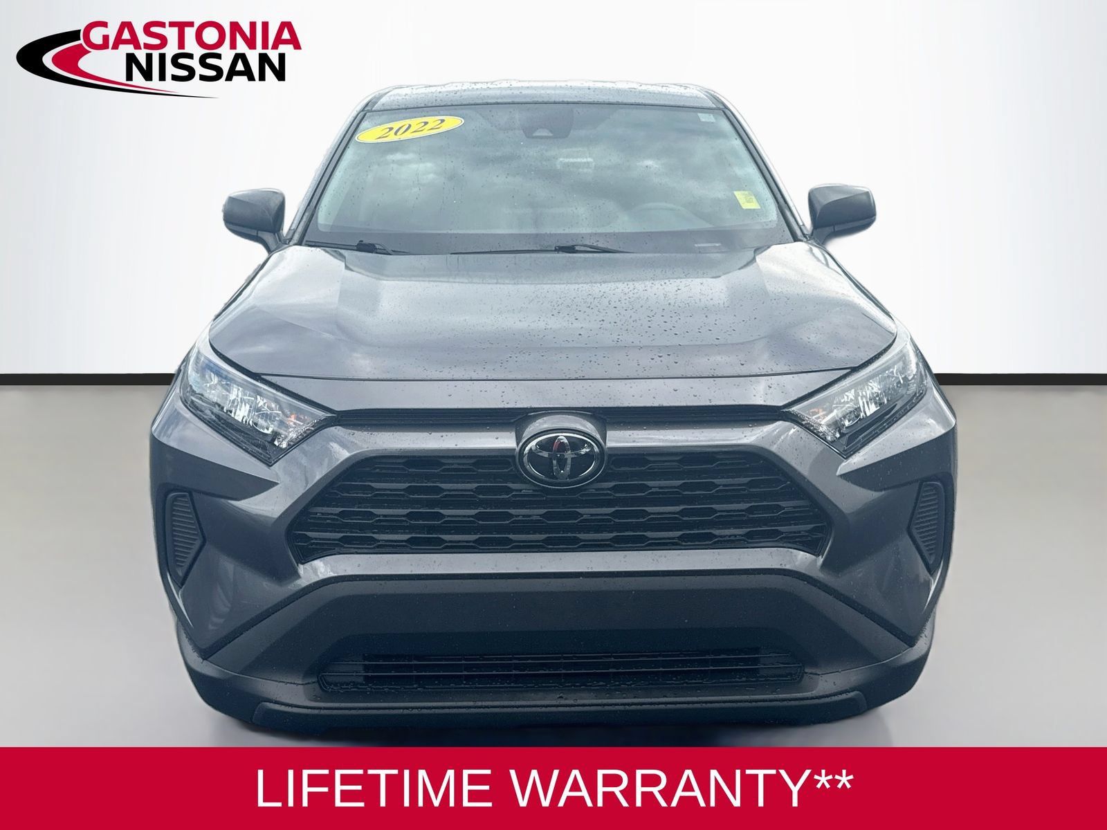 Used 2022 Toyota RAV4 LE AWD/4WD image 2