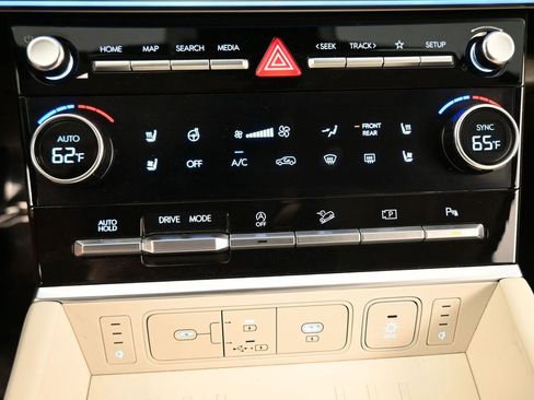 Used 2024 Hyundai Santa Fe Calligraphy FWD image 15