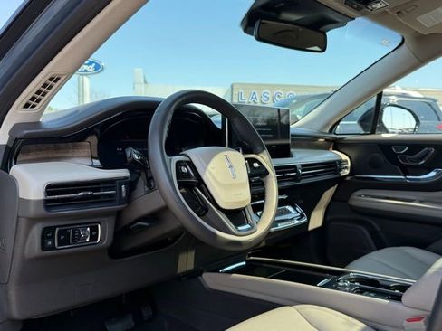 Used 2024 Lincoln Corsair Grand Touring AWD/4WD image 12