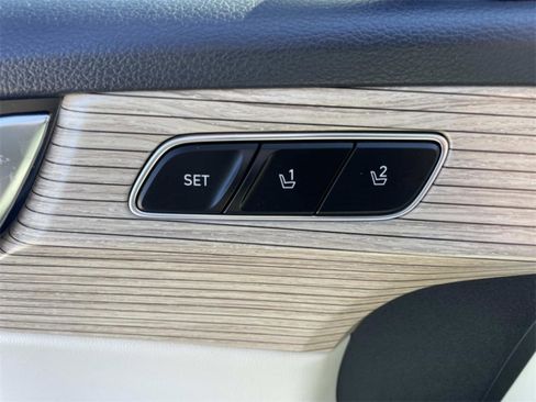 Used 2021 Hyundai Palisade Limited image 17