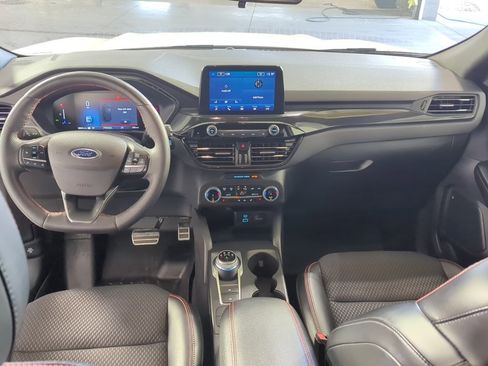 Used 2023 Ford Escape ST-Line image 2