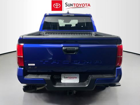 Used 2025 Toyota Tacoma TRD Sport image 5