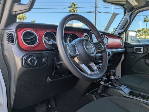 Used 2023 Jeep Wrangler Unlimited Rubicon image 15