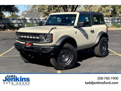 New 2025 Ford Bronco Base w/ Sasquatch Package image 1