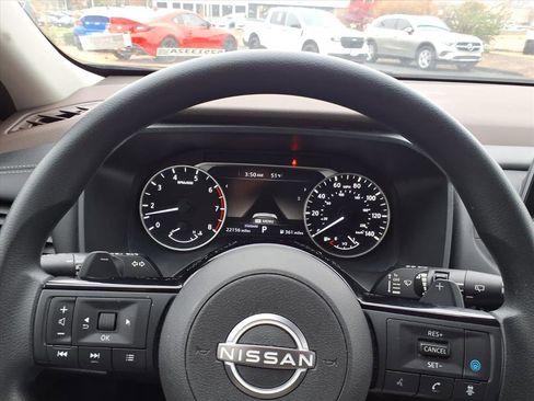 Used 2022 Nissan Rogue SV image 14