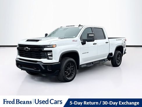 Used 2024 Chevrolet Silverado 3500 W/T AWD/4WD image 3