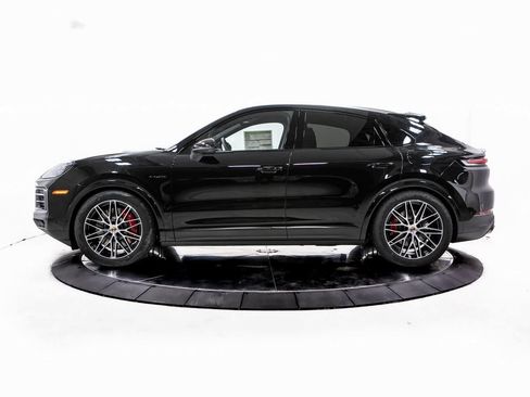 New 2026 Porsche Cayenne S image 2