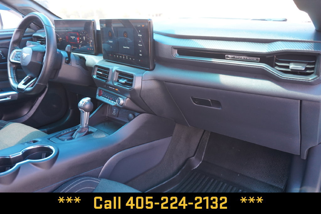 Used 2025 Ford Mustang Coupe RWD image 18