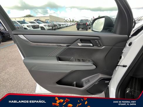 New 2026 GMC Acadia AT4 w/ Luxury Package AWD/4WD image 24