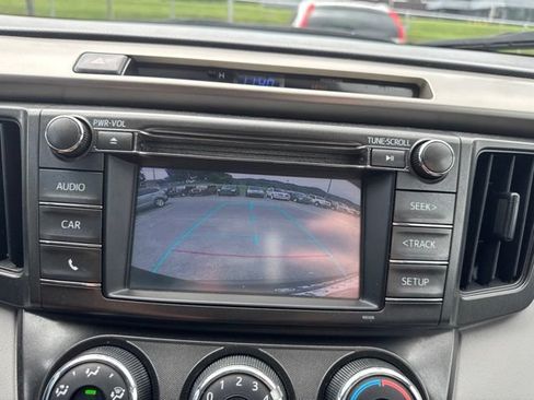 Used 2014 Toyota RAV4 LE FWD image 18