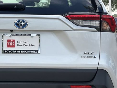 Used 2023 Toyota RAV4 XLE Premium AWD/4WD image 6
