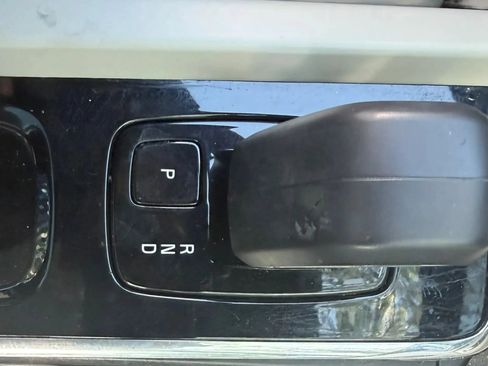 Used 2023 Volvo XC60 B5 Plus FWD image 19