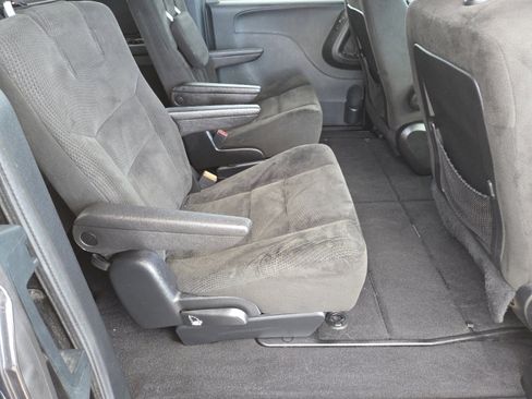 Used 2015 Dodge Grand Caravan SE w/ Quick Order Package 29E SE image 18