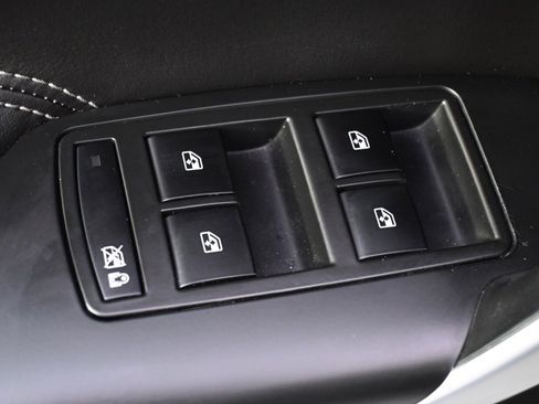 Used 2013 Buick Regal Premium image 23