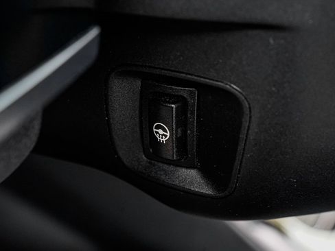 Used 2017 BMW X3 xDrive28i image 12