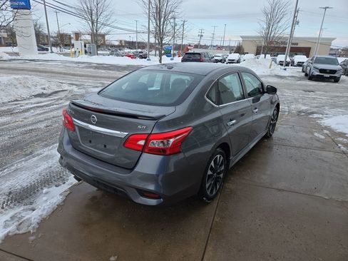 Used 2019 Nissan Sentra SR image 4