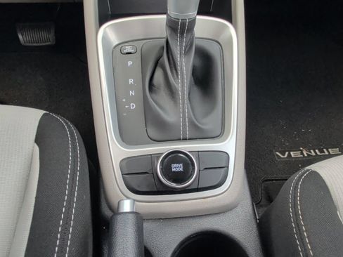 Used 2024 Hyundai Venue SEL FWD image 29