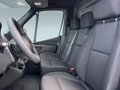New 2025 Mercedes-Benz Sprinter 2500 image 13