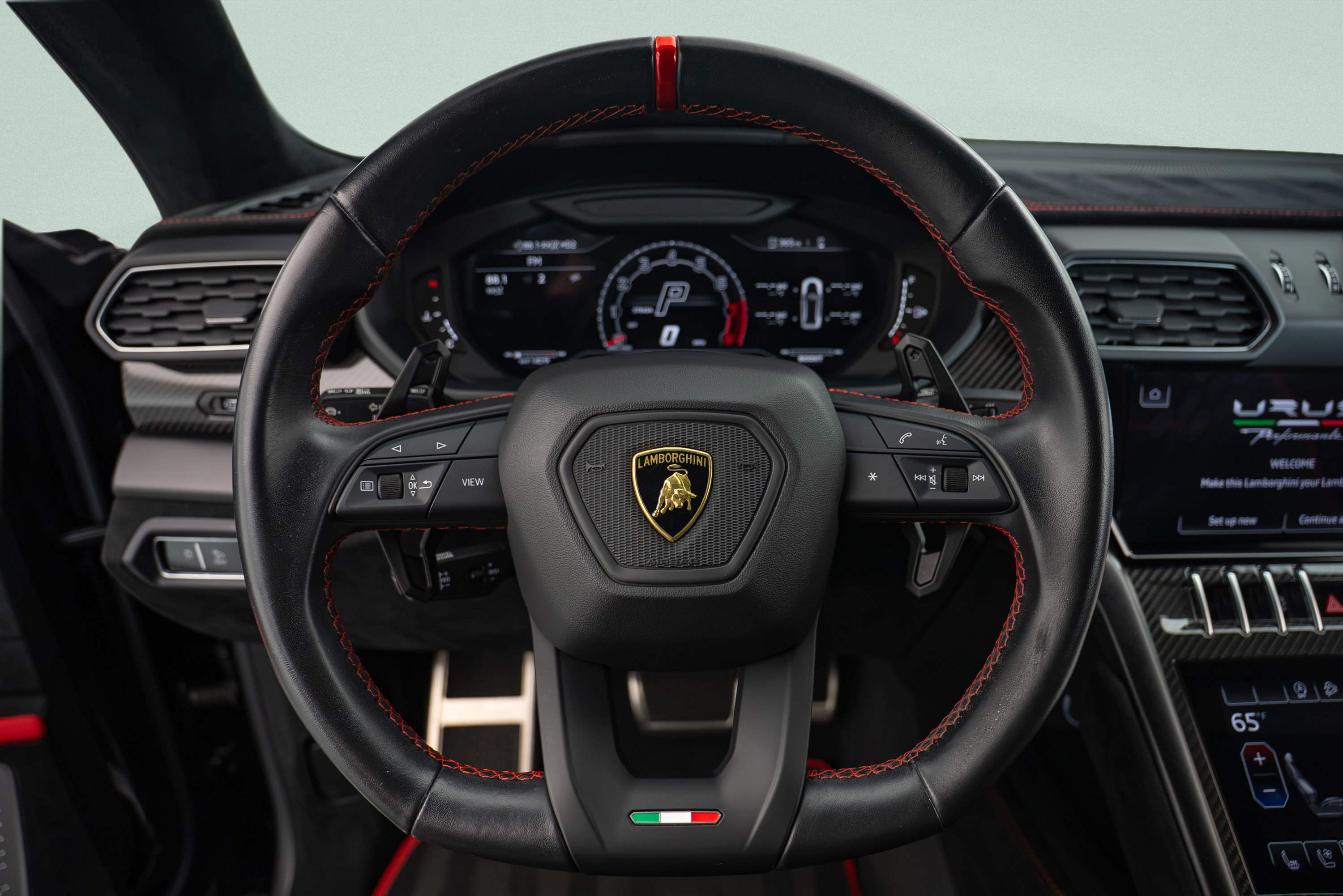 Used 2023 Lamborghini Urus Performante AWD/4WD image 15