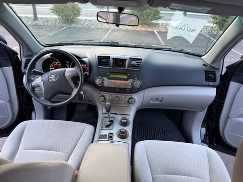 Used 2010 Toyota Highlander 2WD image 10
