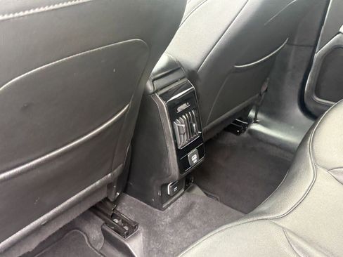 Used 2025 Jeep Compass Limited image 23