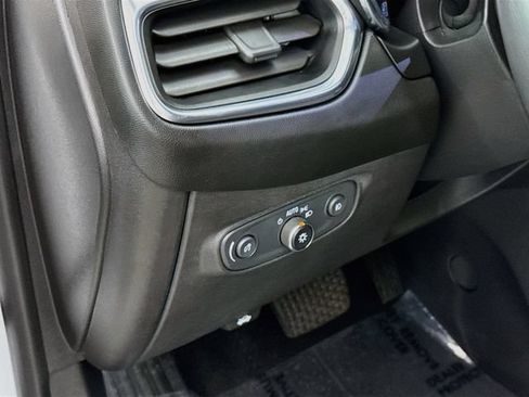 Used 2021 Chevrolet Equinox LT FWD image 10