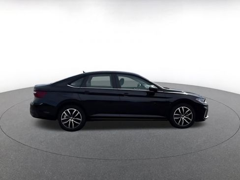 Used 2025 Volkswagen Jetta SE image 15