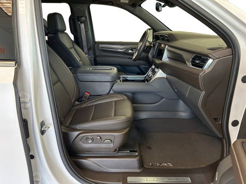 Used 2024 GMC Yukon XL Denali w/ Advanced Technology Package AWD/4WD image 17