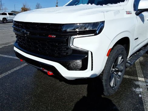 Certified 2024 Chevrolet Tahoe Z71 w/ Luxury Package image 9