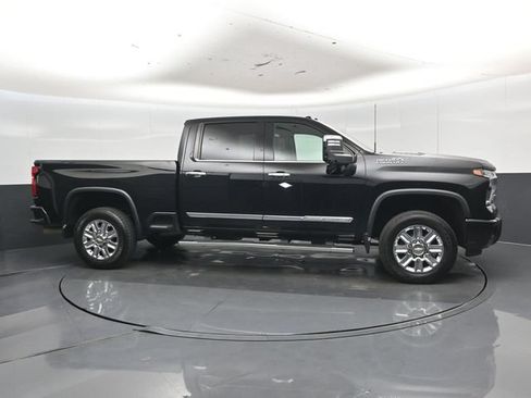 Used 2024 Chevrolet Silverado 2500 High Country w/ High Country Premium Package AWD/4WD image 32