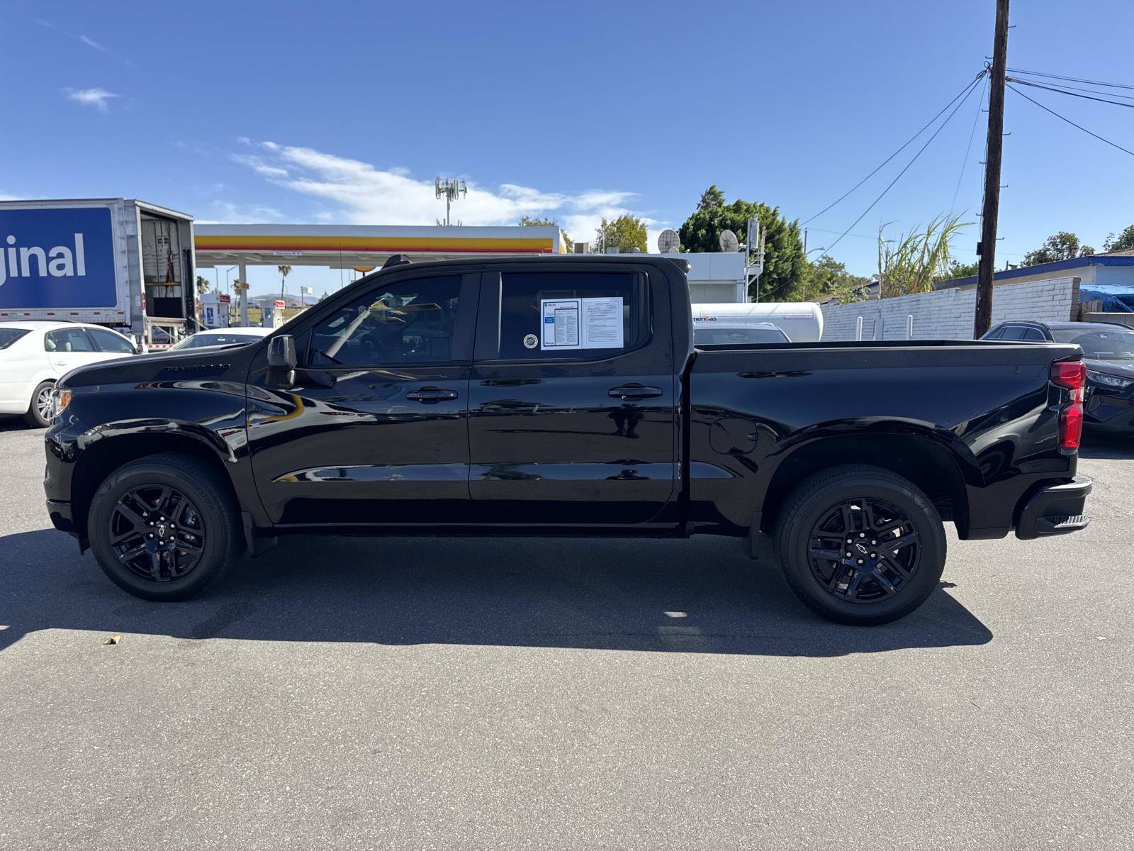 Used 2025 Chevrolet Silverado 1500 RST w/ LPO, Dark Essentials Package RWD image 8