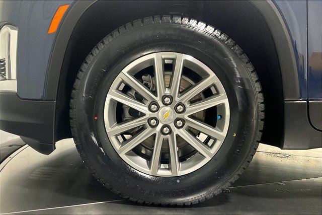 Used 2023 Chevrolet Traverse LT w/ LPO, Floor Liner Package AWD/4WD image 9
