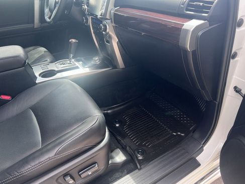Used 2022 Toyota 4Runner Limited AWD/4WD image 18