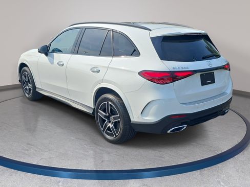 Used 2023 Mercedes-Benz GLC 300 4MATIC w/ AMG Line image 7