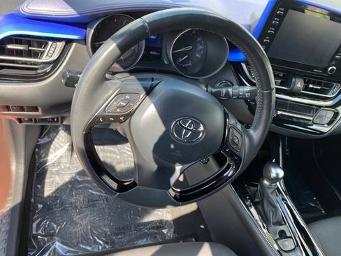 Used 2021 Toyota C-HR XLE image 12