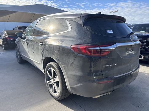 Used 2021 Buick Enclave Essence image 5