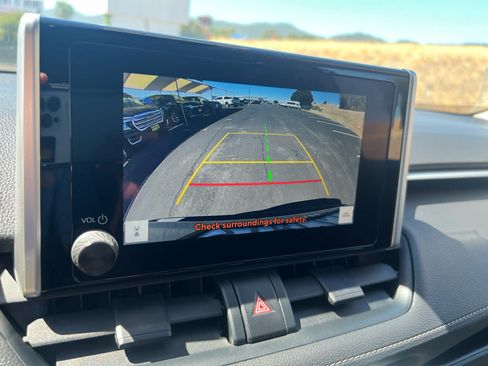 Certified 2025 Toyota RAV4 XLE AWD/4WD image 18