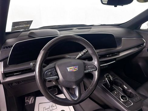 Used 2024 Cadillac XT4 Sport w/ Technology Package image 9