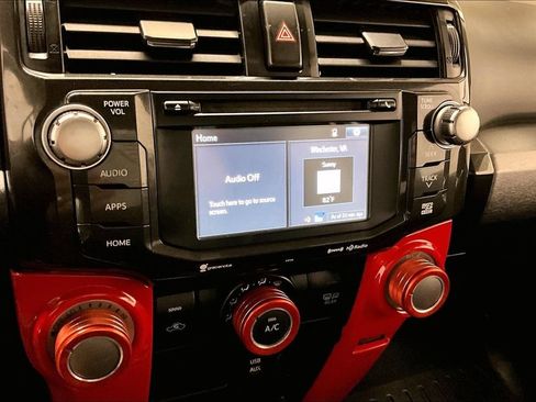 Used 2018 Toyota 4Runner TRD Off-Road AWD/4WD image 15