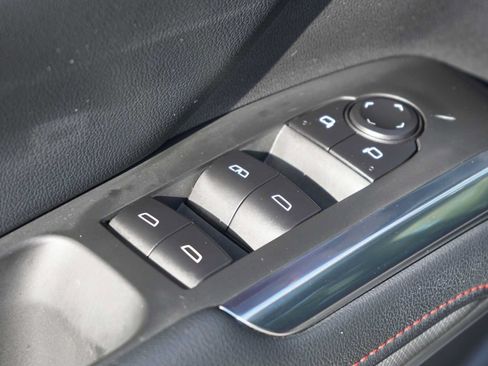 Used 2025 Chevrolet Traverse Z71 AWD/4WD image 16