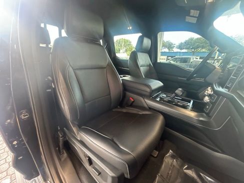 Used 2025 Ford F150 Lariat w/ Equipment Group 501A Mid image 27