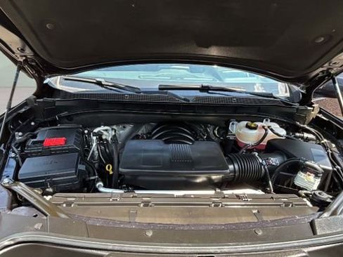 Used 2024 Chevrolet Suburban High Country image 31