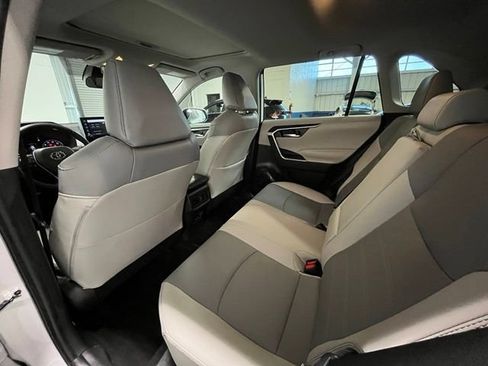 Used 2019 Toyota RAV4 XLE Premium w/ Cold Weather Package FWD image 15