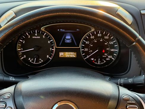 Used 2014 Nissan Pathfinder SL FWD image 13