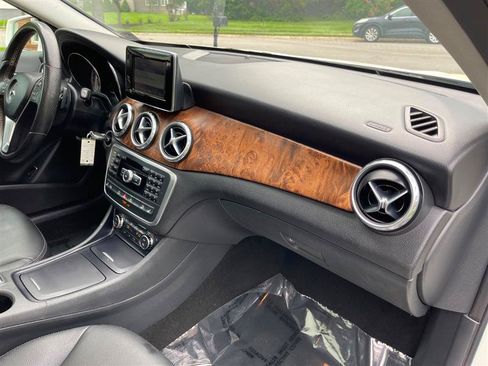 Used 2015 Mercedes-Benz GLA 250 4MATIC image 32