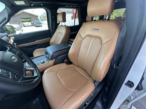 Used 2024 Ford Expedition Platinum AWD/4WD image 59