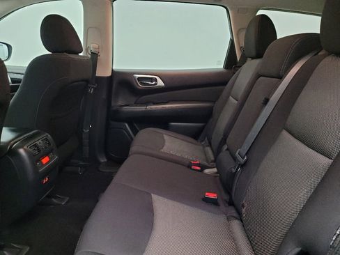 Used 2020 Nissan Pathfinder S image 18