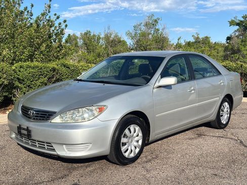 Used 2005 Toyota Camry SE FWD image 5